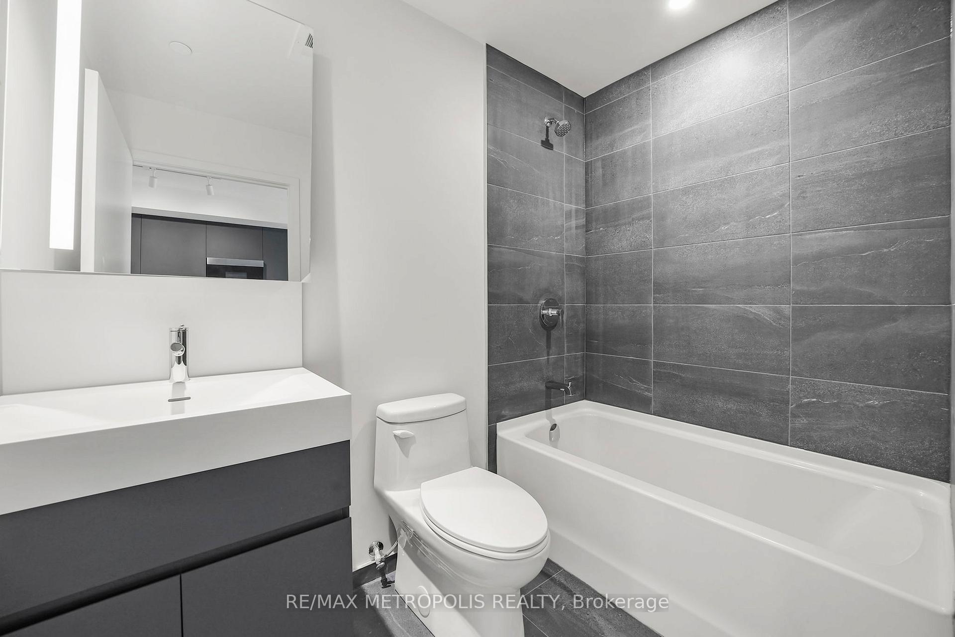 Photo 14 of Unit 2503, 39 Mary Street, Barrie, City Centre — HOMEH