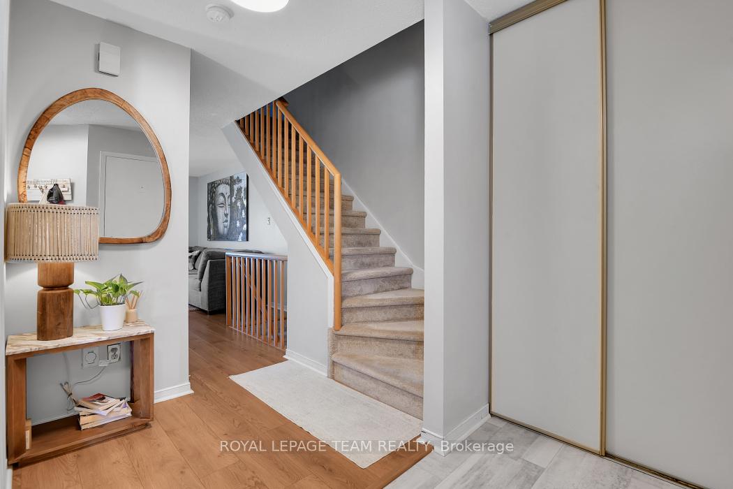 Photo 3 of 1443 Caravel Crescent, Ottawa, Bilberry Creek/Queenswood Heights — HOMEH
