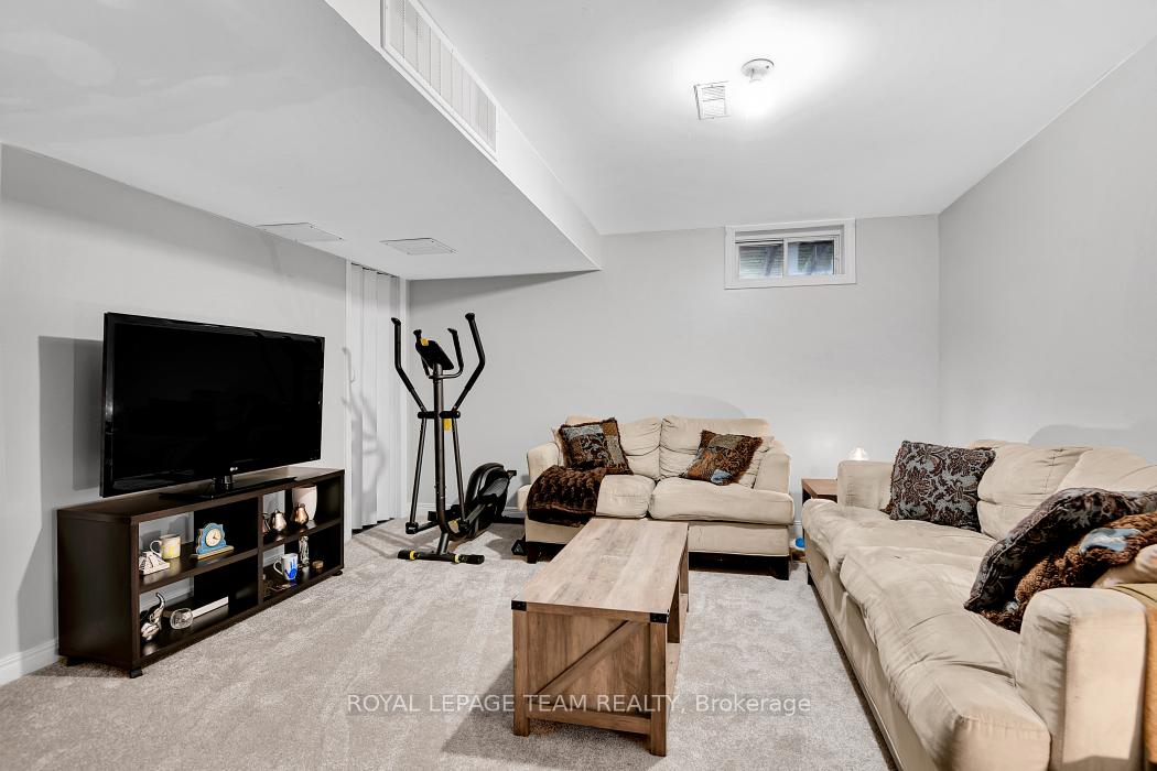 Photo 20 of 1443 Caravel Crescent, Ottawa, Bilberry Creek/Queenswood Heights — HOMEH