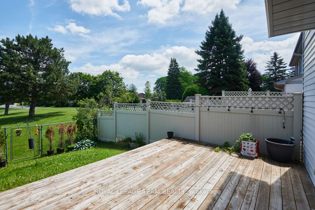 Photo 24 of 1443 Caravel Crescent, Ottawa, Bilberry Creek/Queenswood Heights — HOMEH