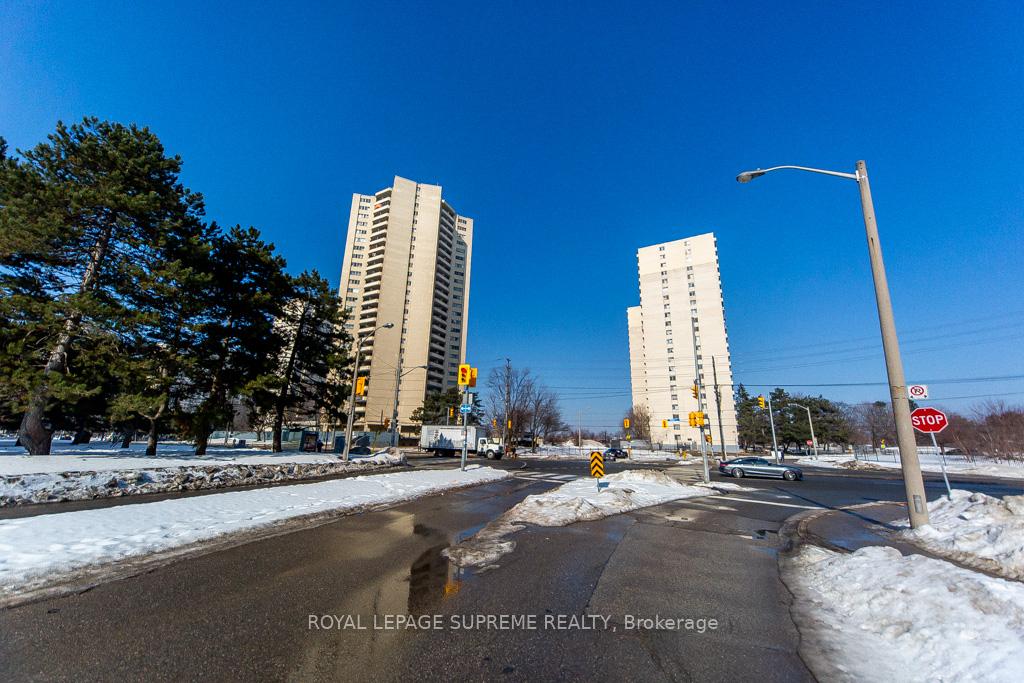 Photo 7 of Unit 2101, 330 Dixon Road, Etobicoke, Kingsview Village-The Westway — HOMEH