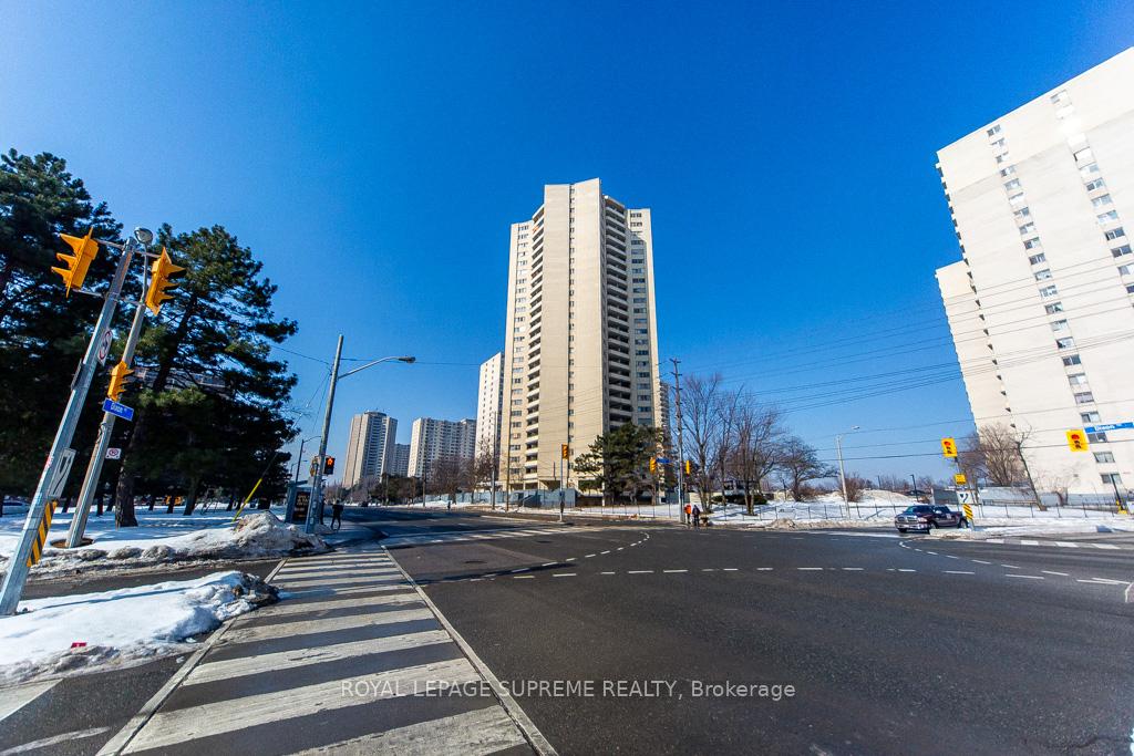 Photo 8 of Unit 2101, 330 Dixon Road, Etobicoke, Kingsview Village-The Westway — HOMEH