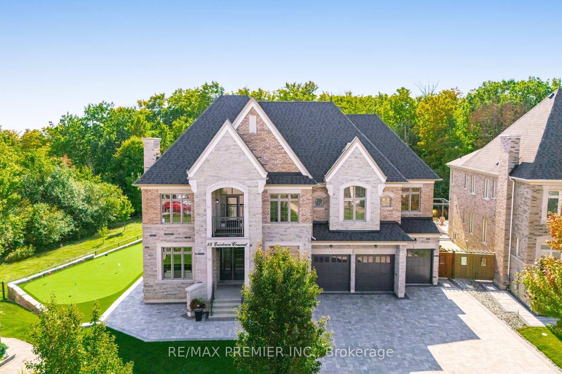 Photo 2 of 18 Erintown Crescent, Brampton, Toronto Gore Rural Estate — HOMEH