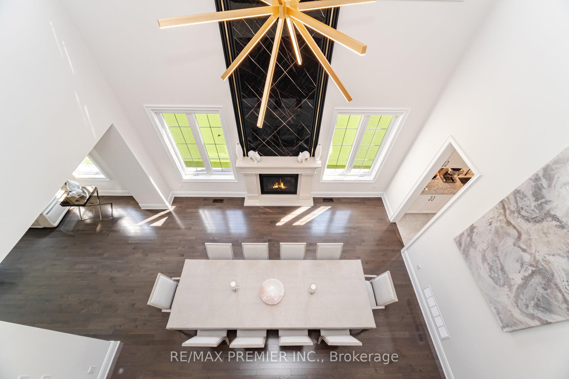 Photo 11 of 18 Erintown Crescent, Brampton, Toronto Gore Rural Estate — HOMEH