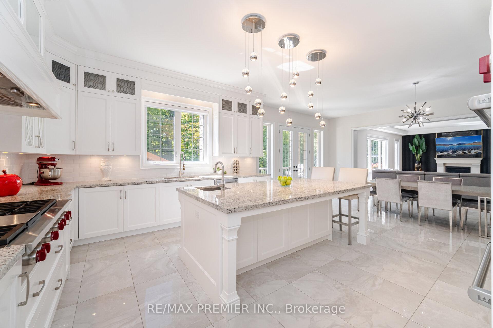 Photo 14 of 18 Erintown Crescent, Brampton, Toronto Gore Rural Estate — HOMEH