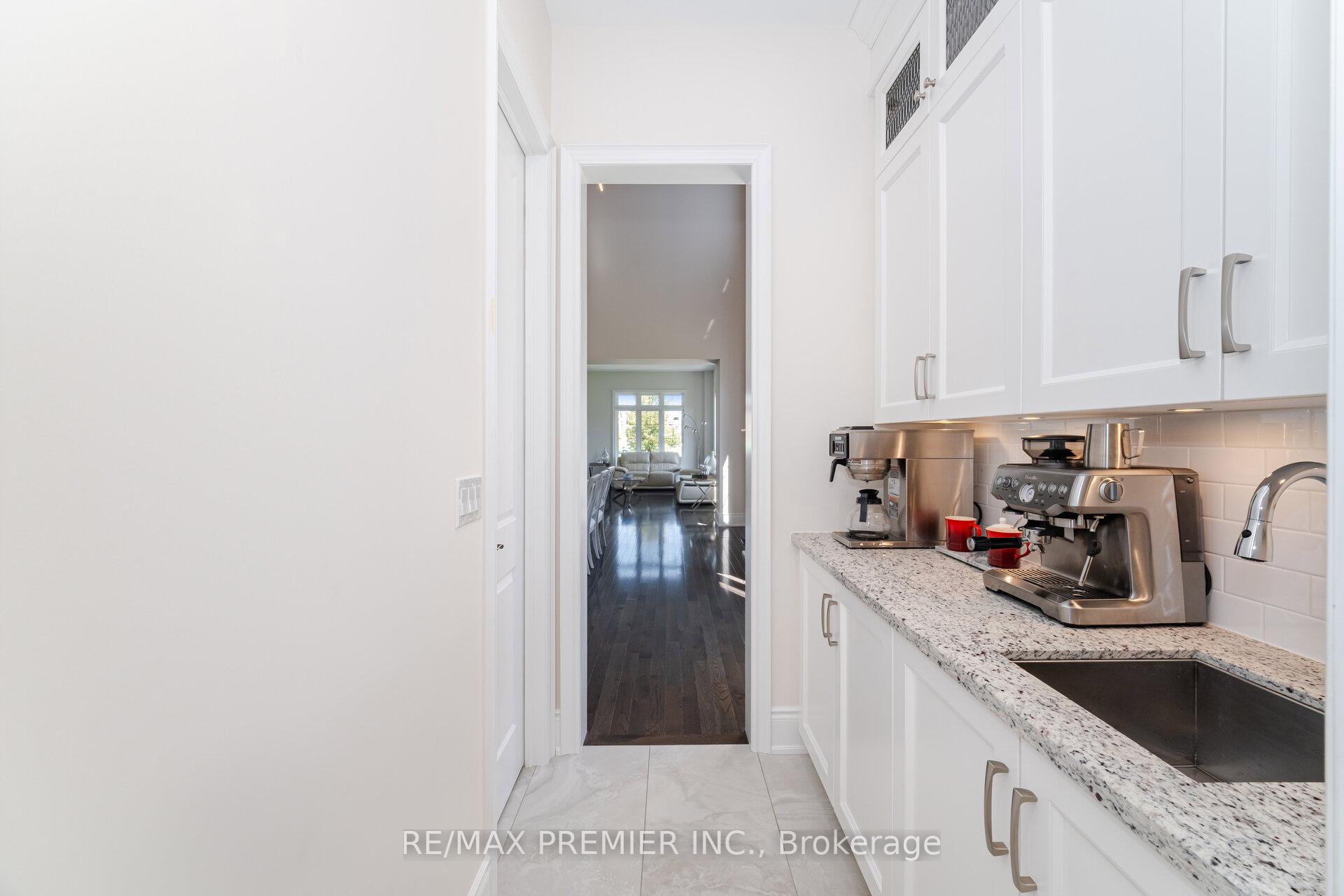 Photo 15 of 18 Erintown Crescent, Brampton, Toronto Gore Rural Estate — HOMEH