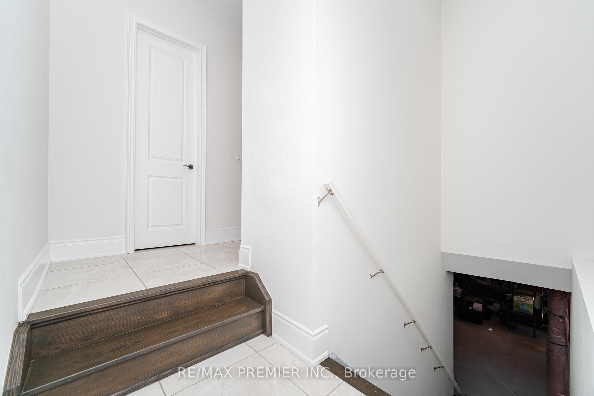 Photo 20 of 18 Erintown Crescent, Brampton, Toronto Gore Rural Estate — HOMEH