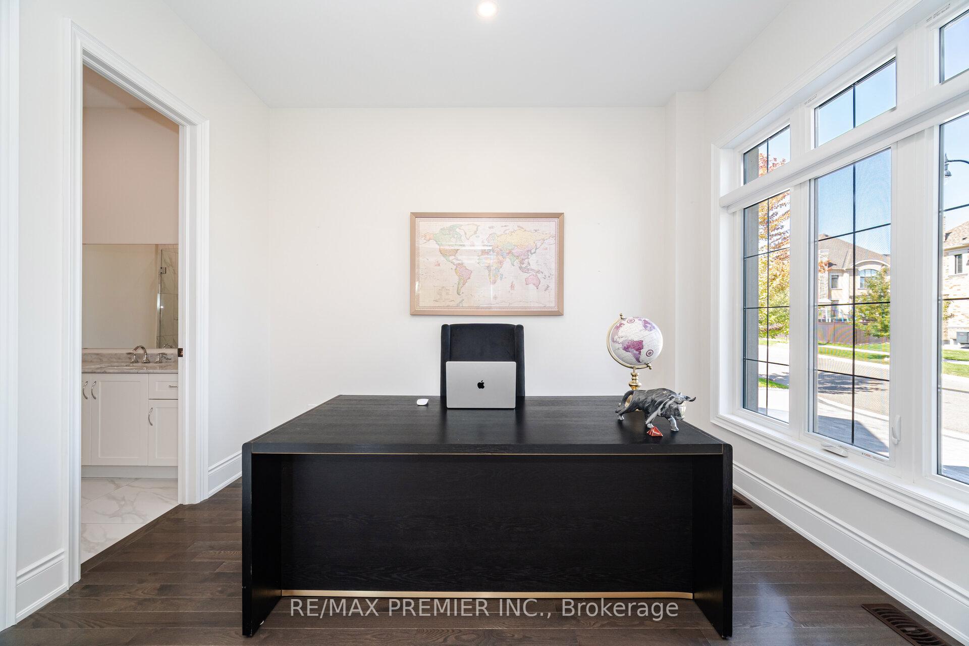 Photo 22 of 18 Erintown Crescent, Brampton, Toronto Gore Rural Estate — HOMEH