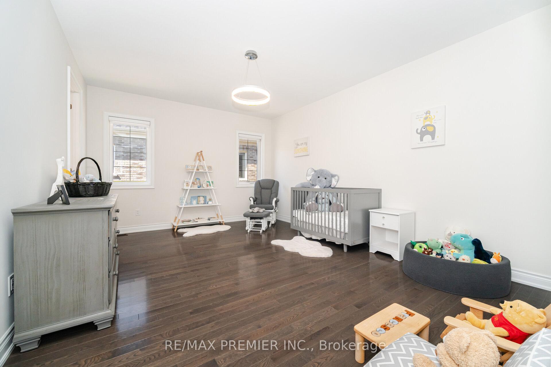 Photo 36 of 18 Erintown Crescent, Brampton, Toronto Gore Rural Estate — HOMEH