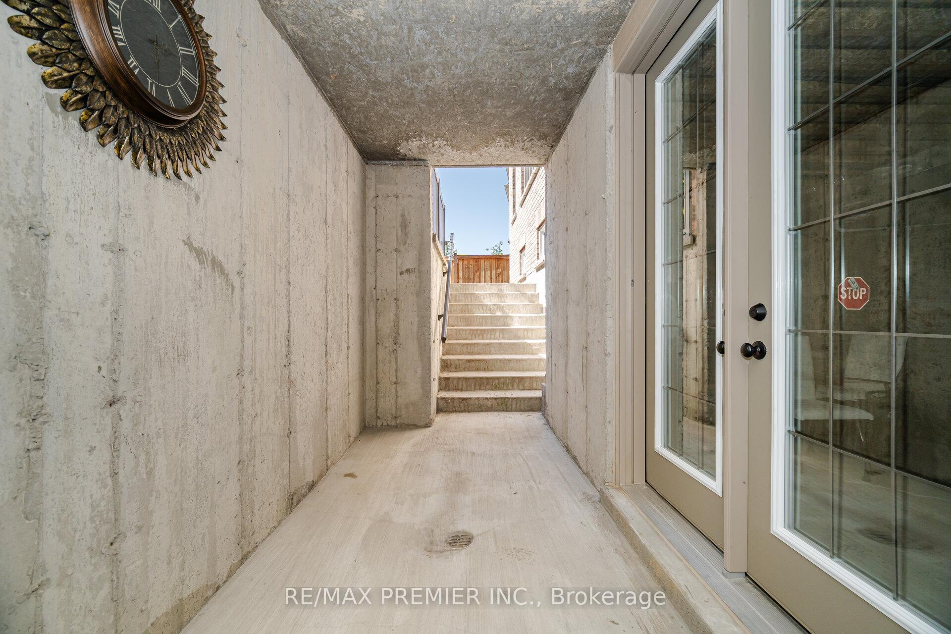 Photo 46 of 18 Erintown Crescent, Brampton, Toronto Gore Rural Estate — HOMEH