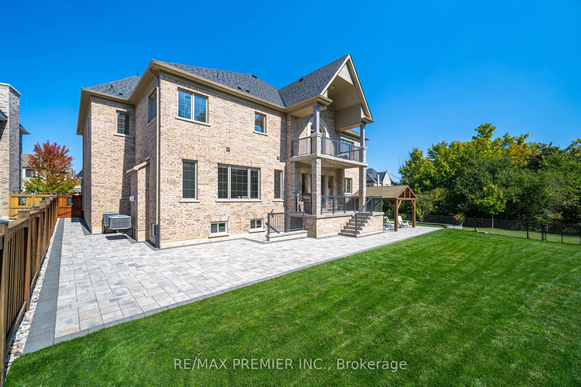 Photo 47 of 18 Erintown Crescent, Brampton, Toronto Gore Rural Estate — HOMEH