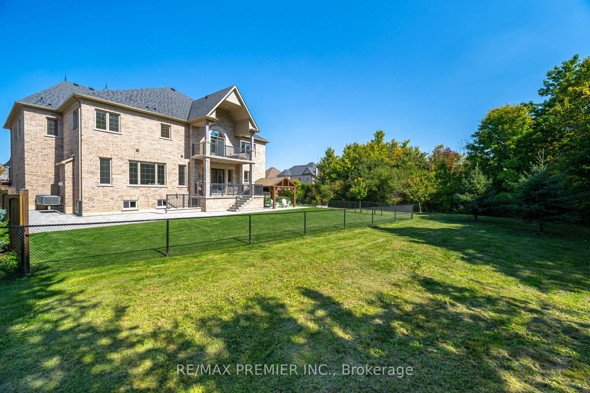 Photo 48 of 18 Erintown Crescent, Brampton, Toronto Gore Rural Estate — HOMEH