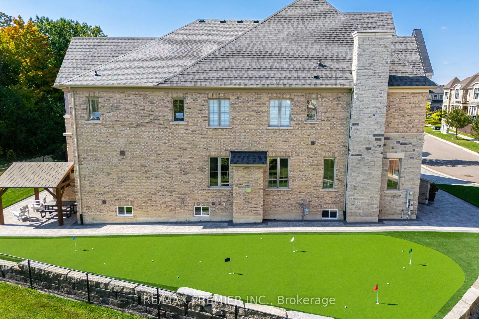 Photo 49 of 18 Erintown Crescent, Brampton, Toronto Gore Rural Estate — HOMEH