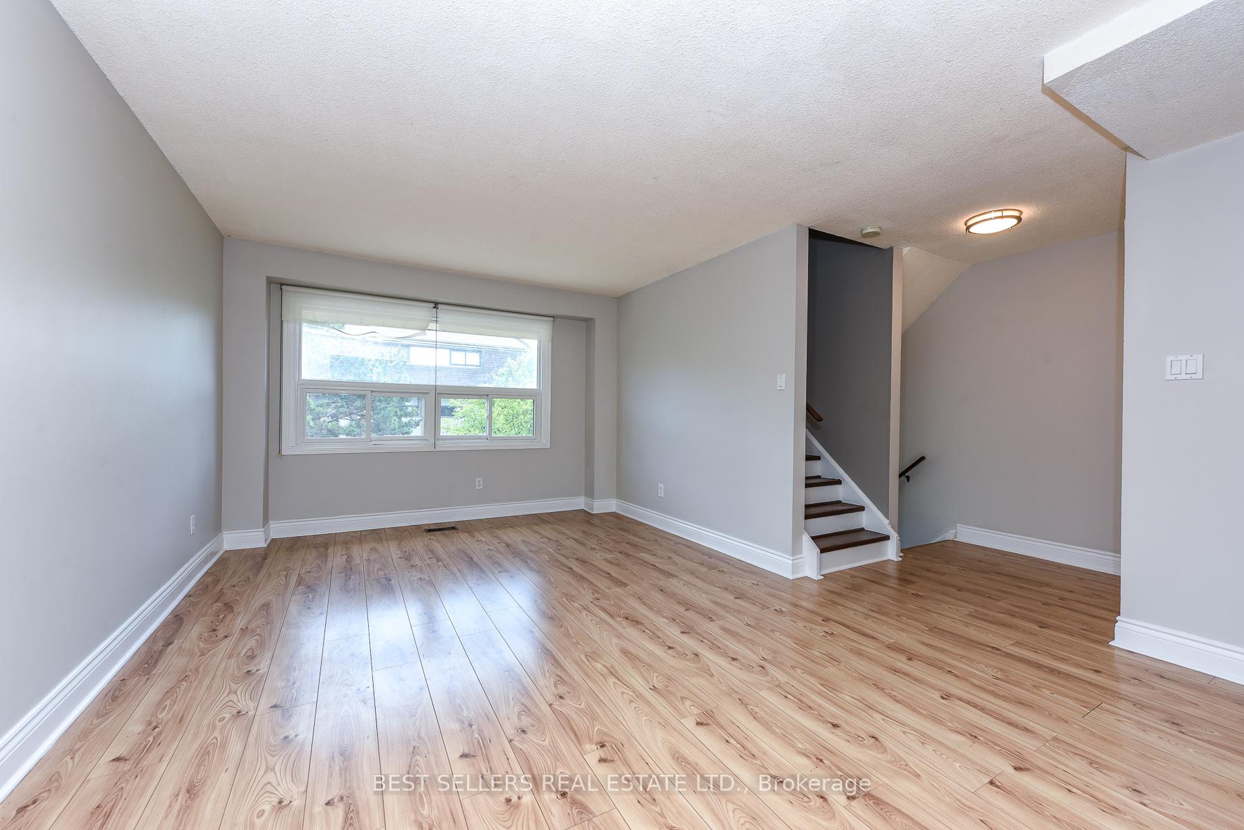 Photo 4 of Unit 12, 12 Ashton Crescent, Brampton, Central Park — HOMEH