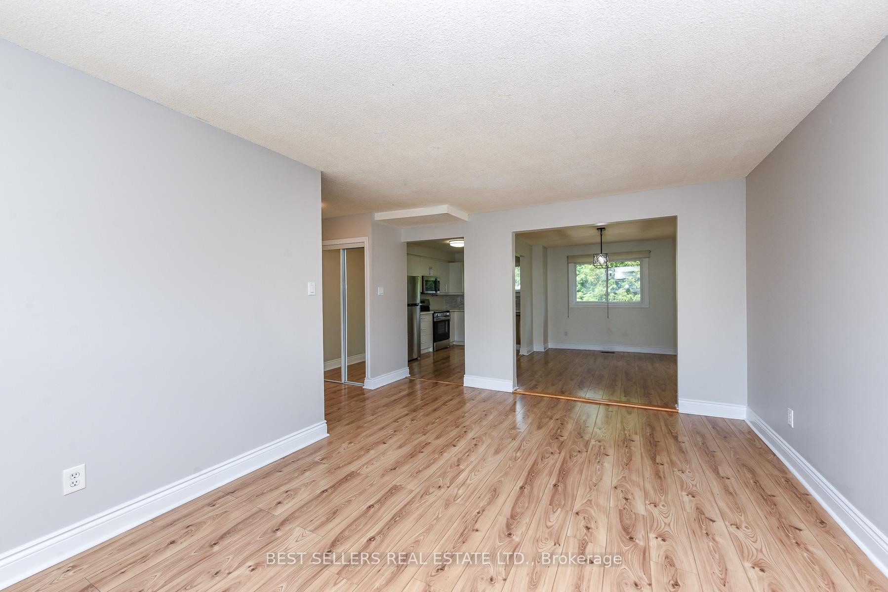 Photo 5 of Unit 12, 12 Ashton Crescent, Brampton, Central Park — HOMEH