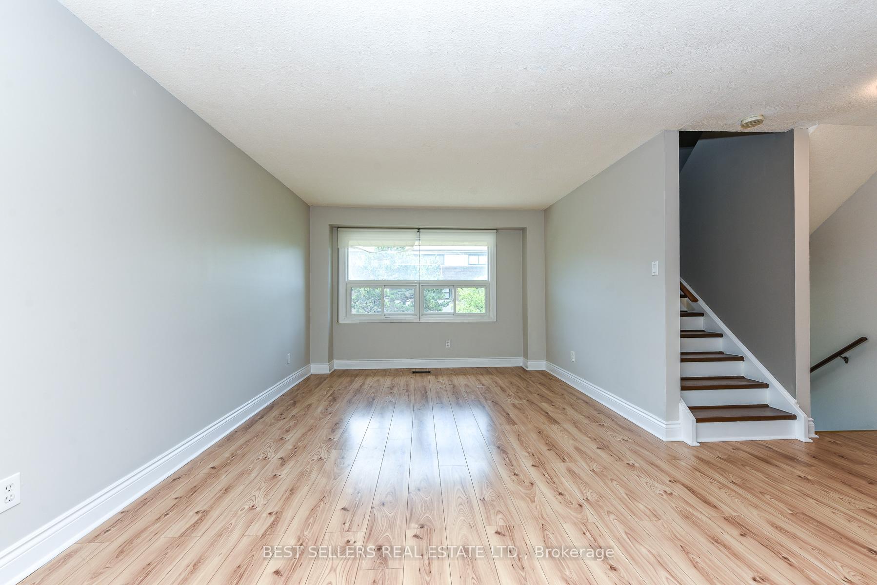 Photo 6 of Unit 12, 12 Ashton Crescent, Brampton, Central Park — HOMEH