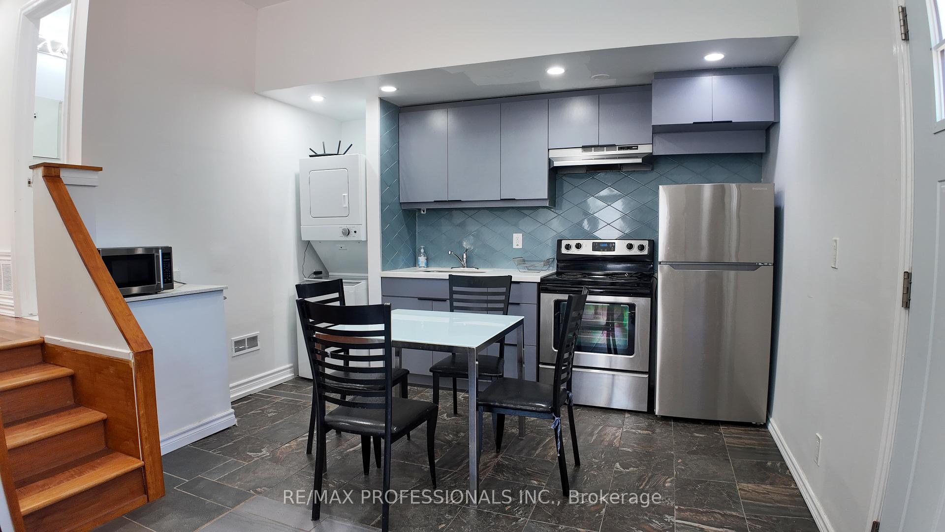 Photo 4 of Unit B, 5 Farmbrook Road, Scarborough, Woburn — HOMEH