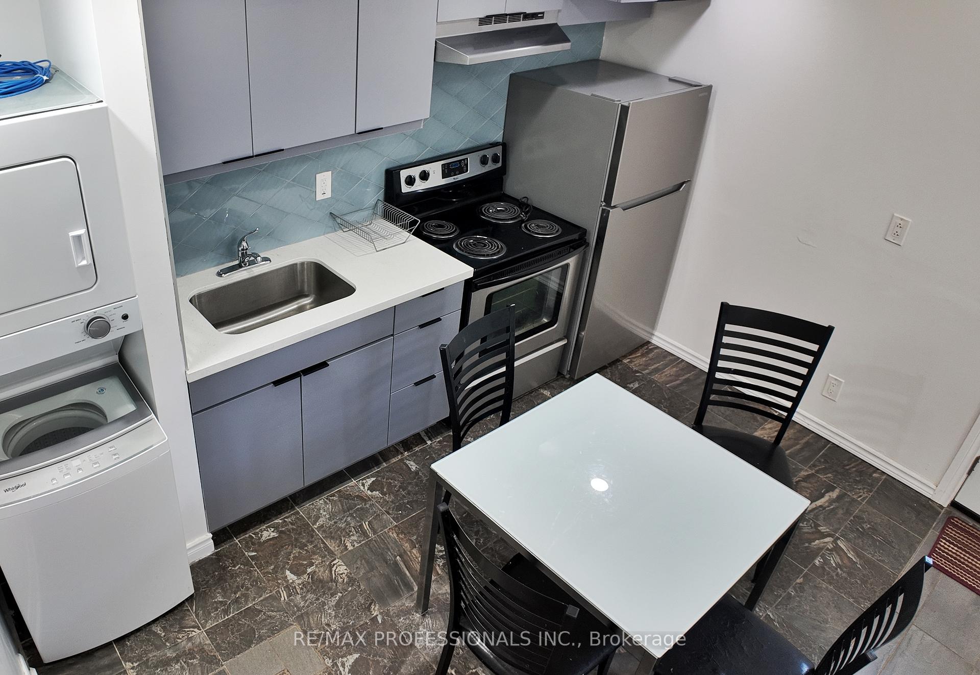 Photo 5 of Unit B, 5 Farmbrook Road, Scarborough, Woburn — HOMEH