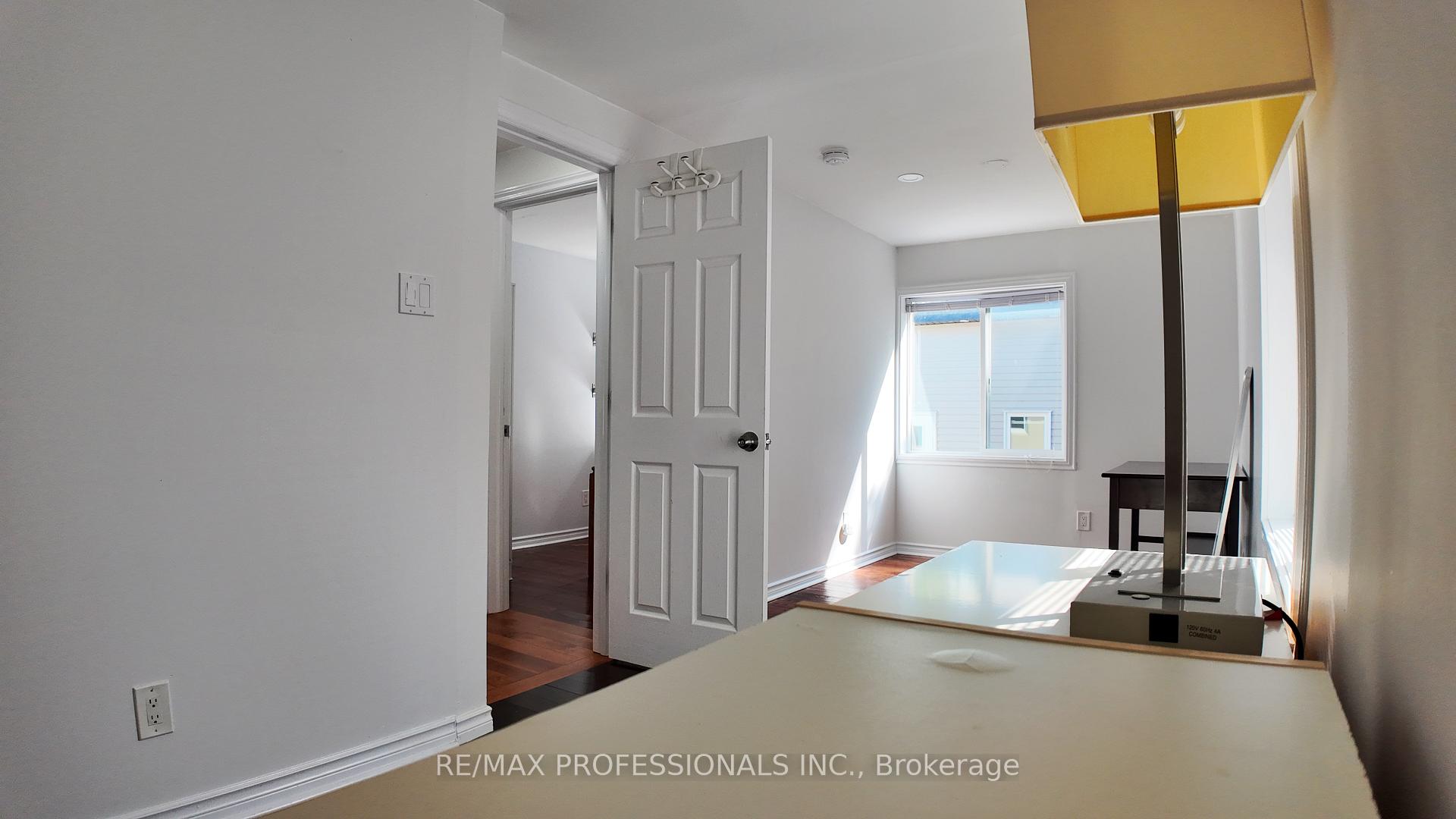 Photo 9 of Unit B, 5 Farmbrook Road, Scarborough, Woburn — HOMEH