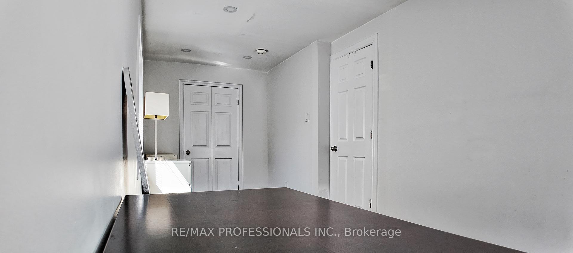 Photo 10 of Unit B, 5 Farmbrook Road, Scarborough, Woburn — HOMEH