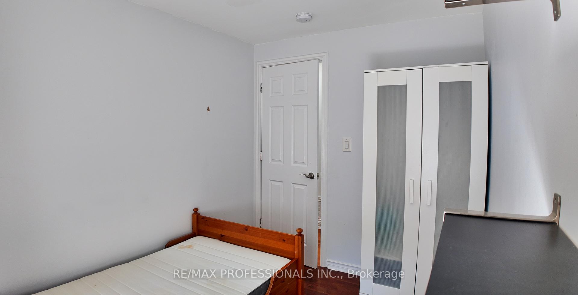 Photo 13 of Unit B, 5 Farmbrook Road, Scarborough, Woburn — HOMEH