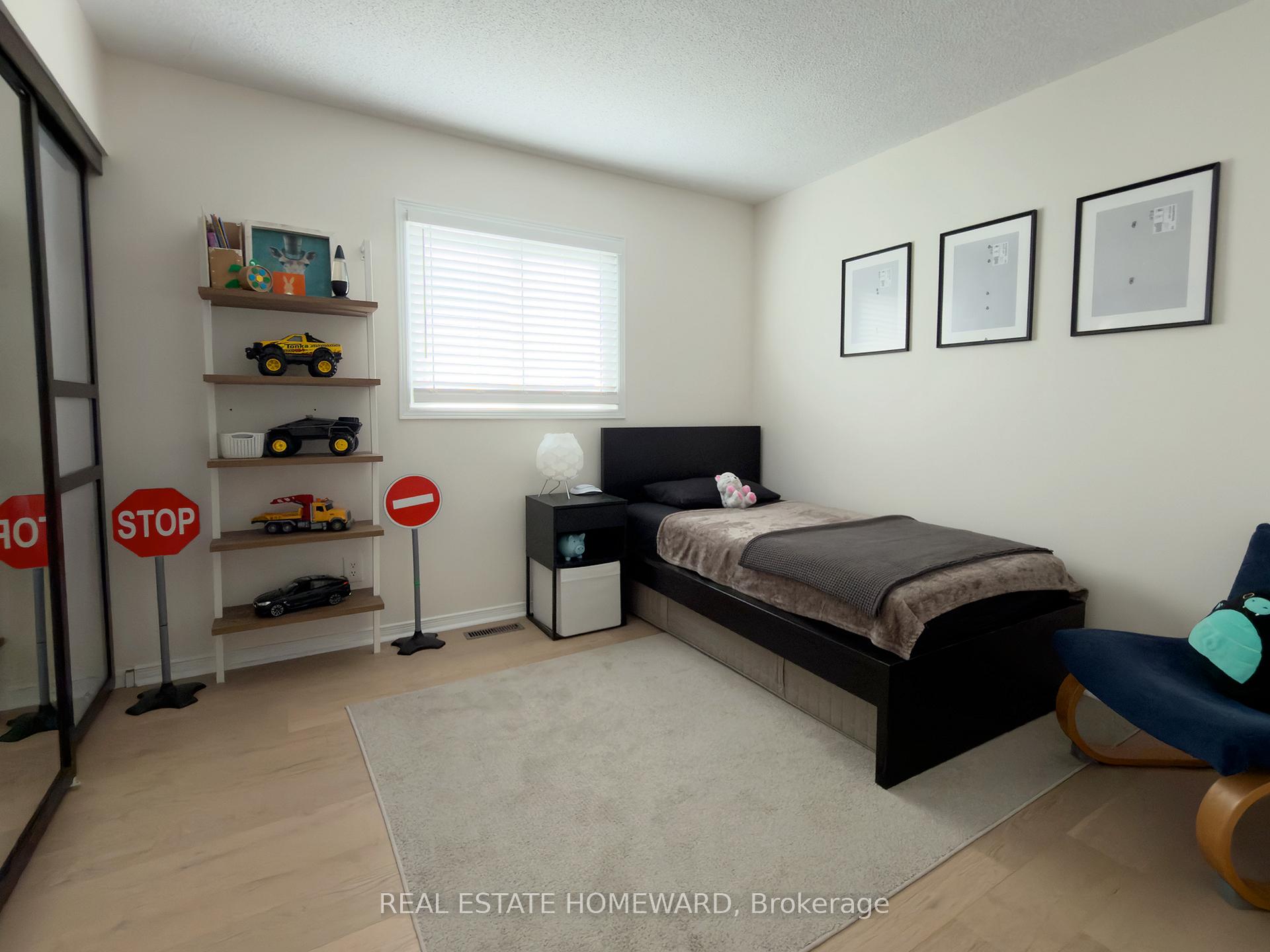 Photo 9 of 867 White Ash Drive, Whitby, Williamsburg — HOMEH