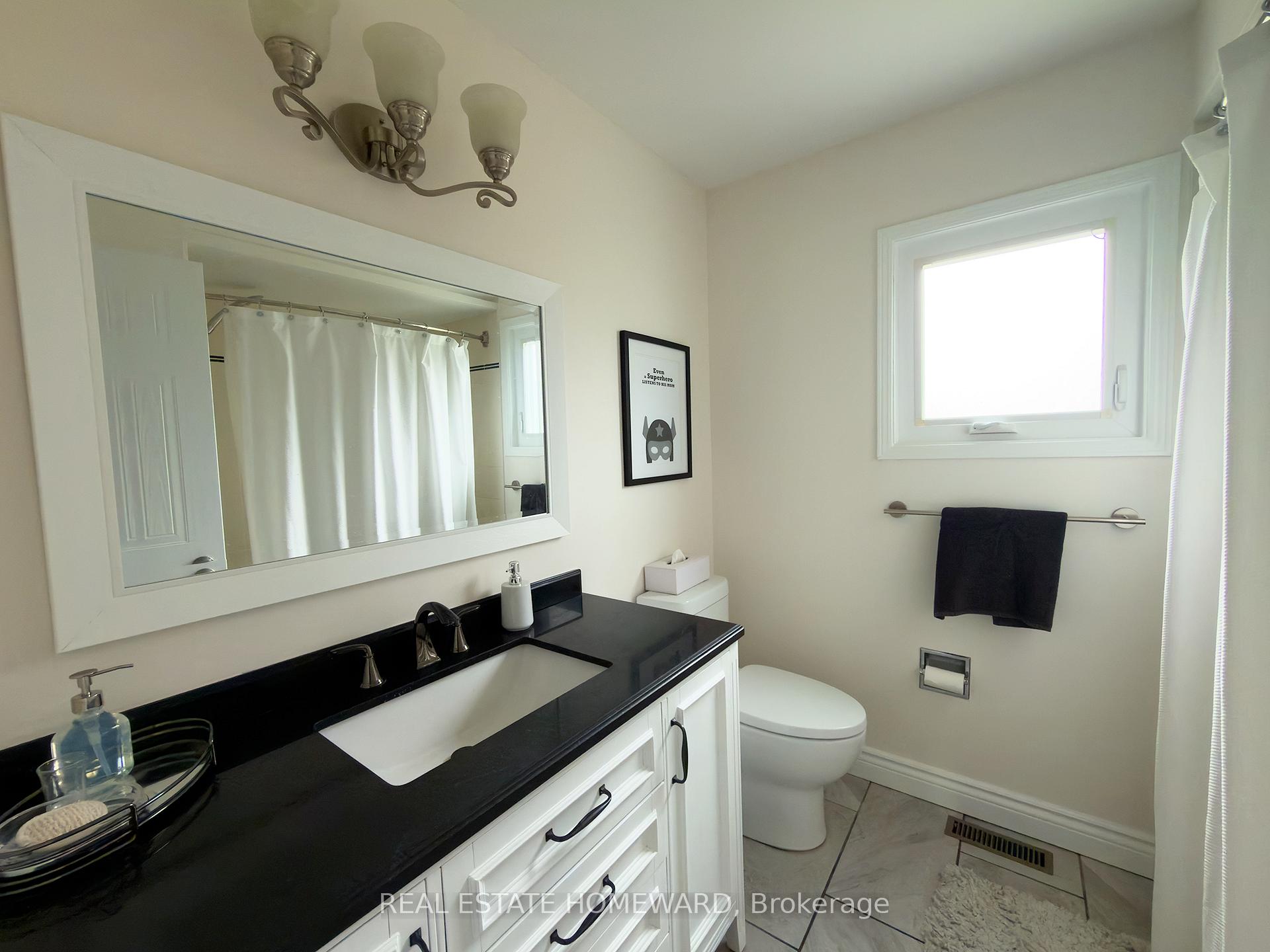 Photo 11 of 867 White Ash Drive, Whitby, Williamsburg — HOMEH