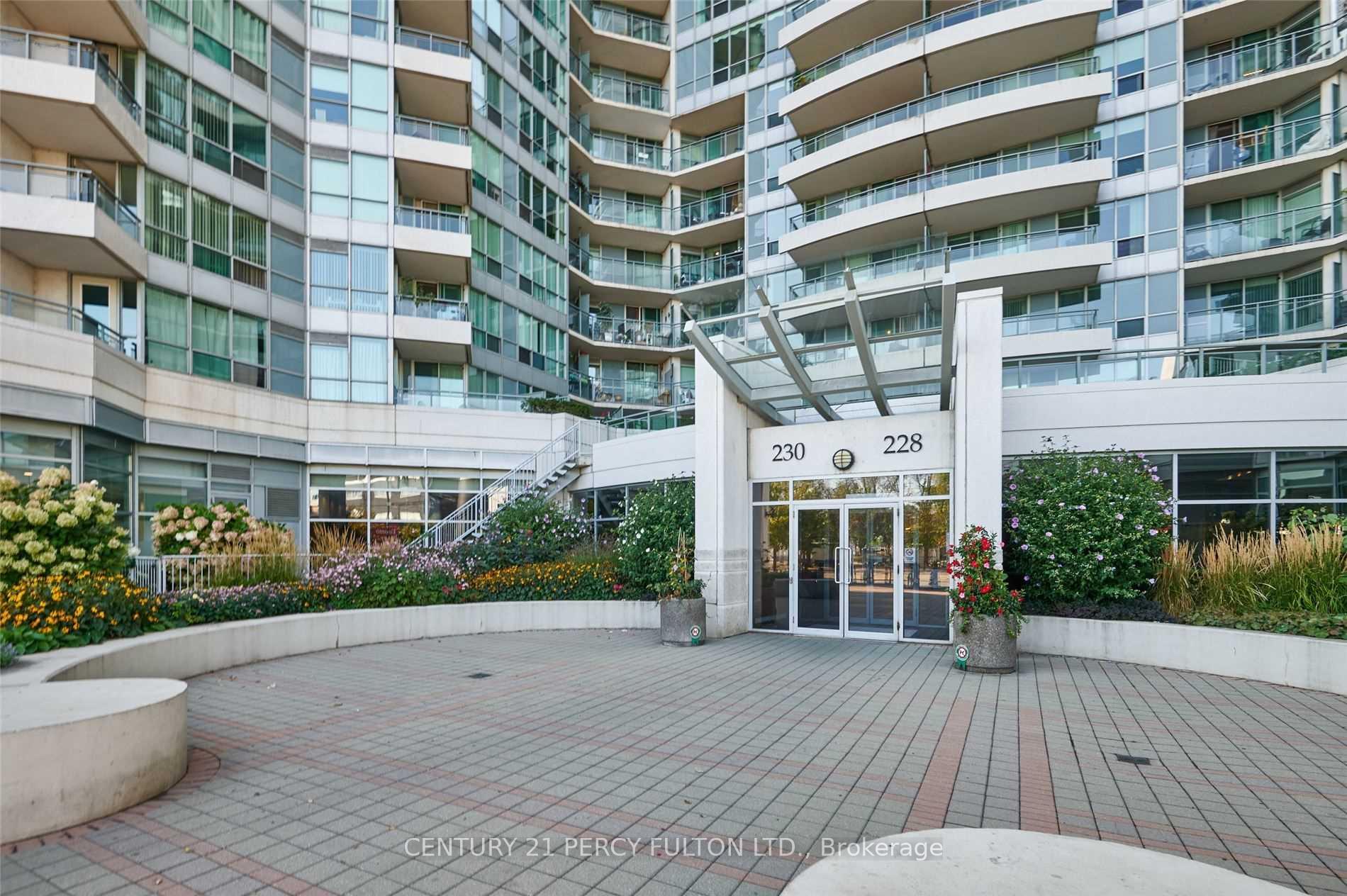 Front of Unit 1016, 230 Queens Quay W