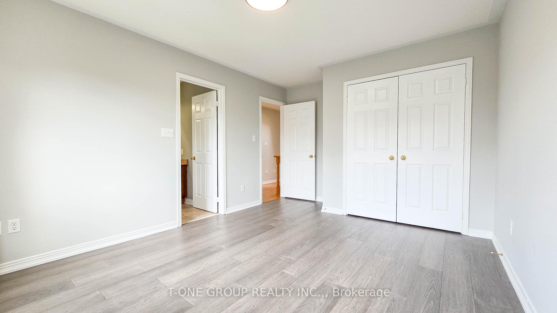 Photo 20 of 106 Castleglen Boulevard, Markham, Berczy — HOMEH