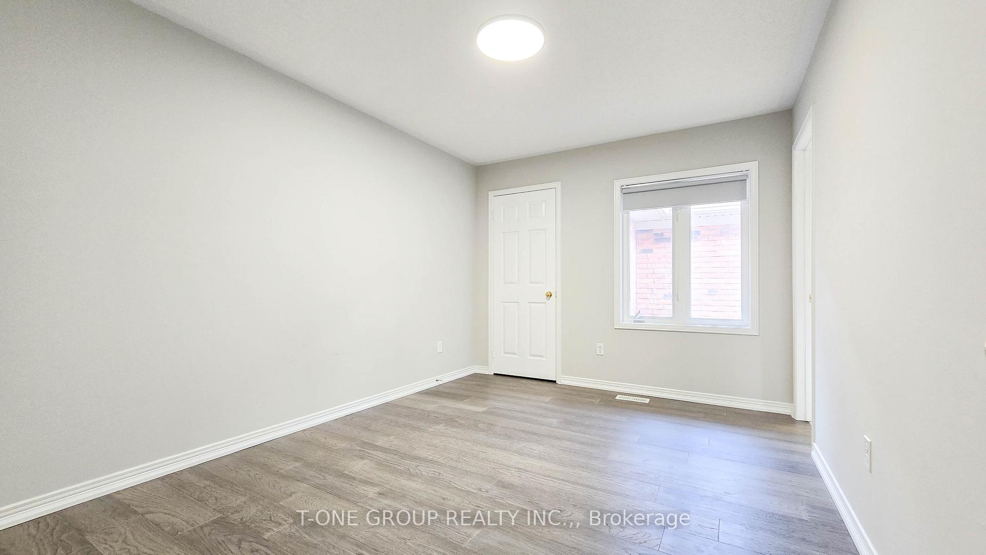 Photo 24 of 106 Castleglen Boulevard, Markham, Berczy — HOMEH