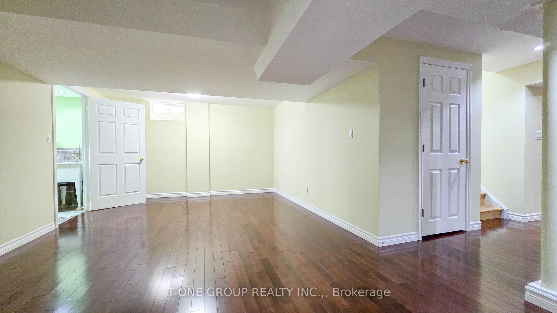 Photo 31 of 106 Castleglen Boulevard, Markham, Berczy — HOMEH