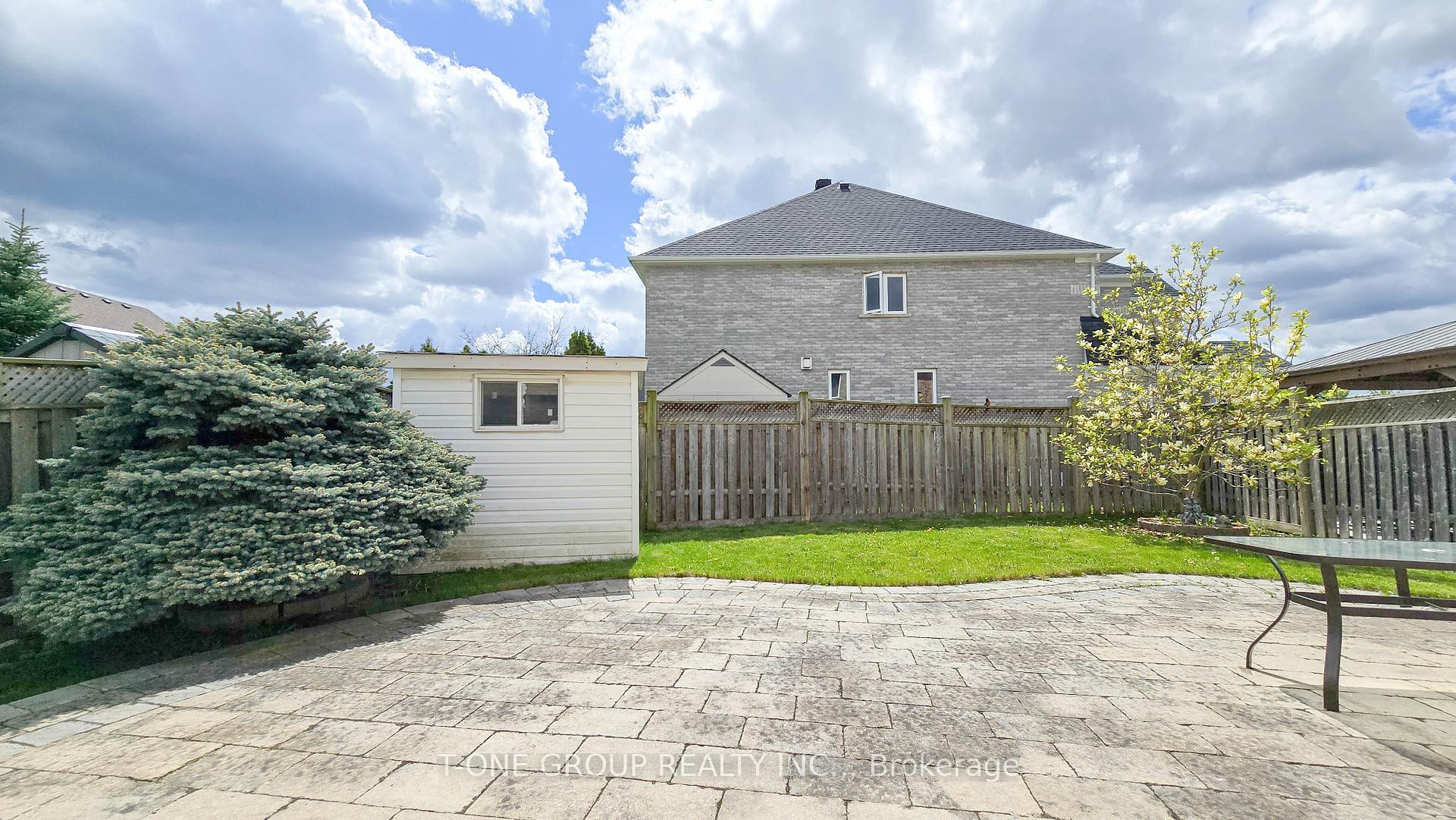 Photo 33 of 106 Castleglen Boulevard, Markham, Berczy — HOMEH