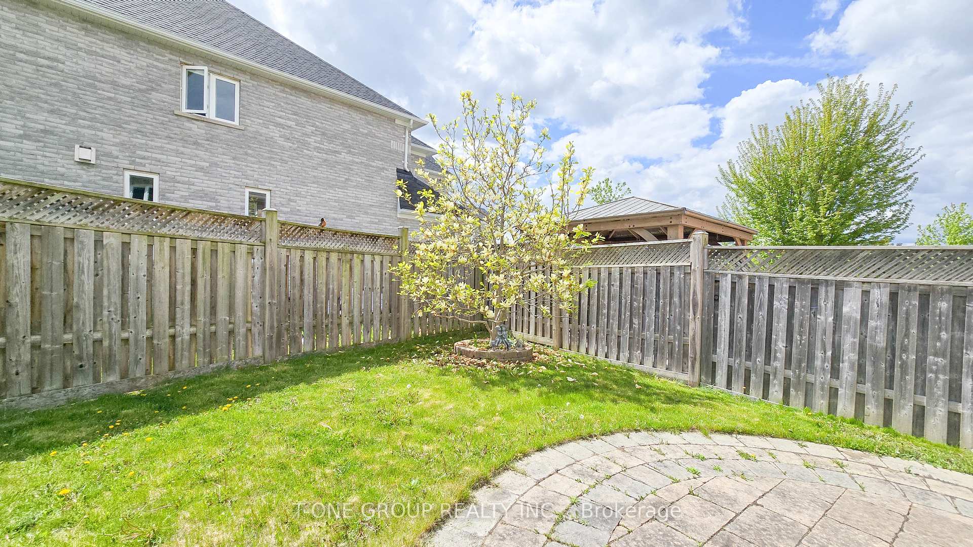 Photo 34 of 106 Castleglen Boulevard, Markham, Berczy — HOMEH