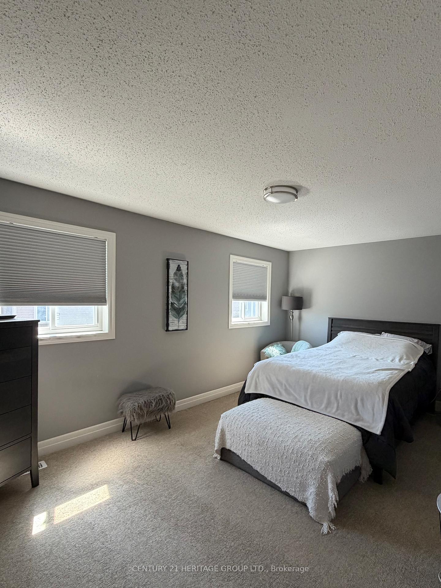 Photo 2 of 35 Lundigan Drive, Georgina, Keswick South — HOMEH