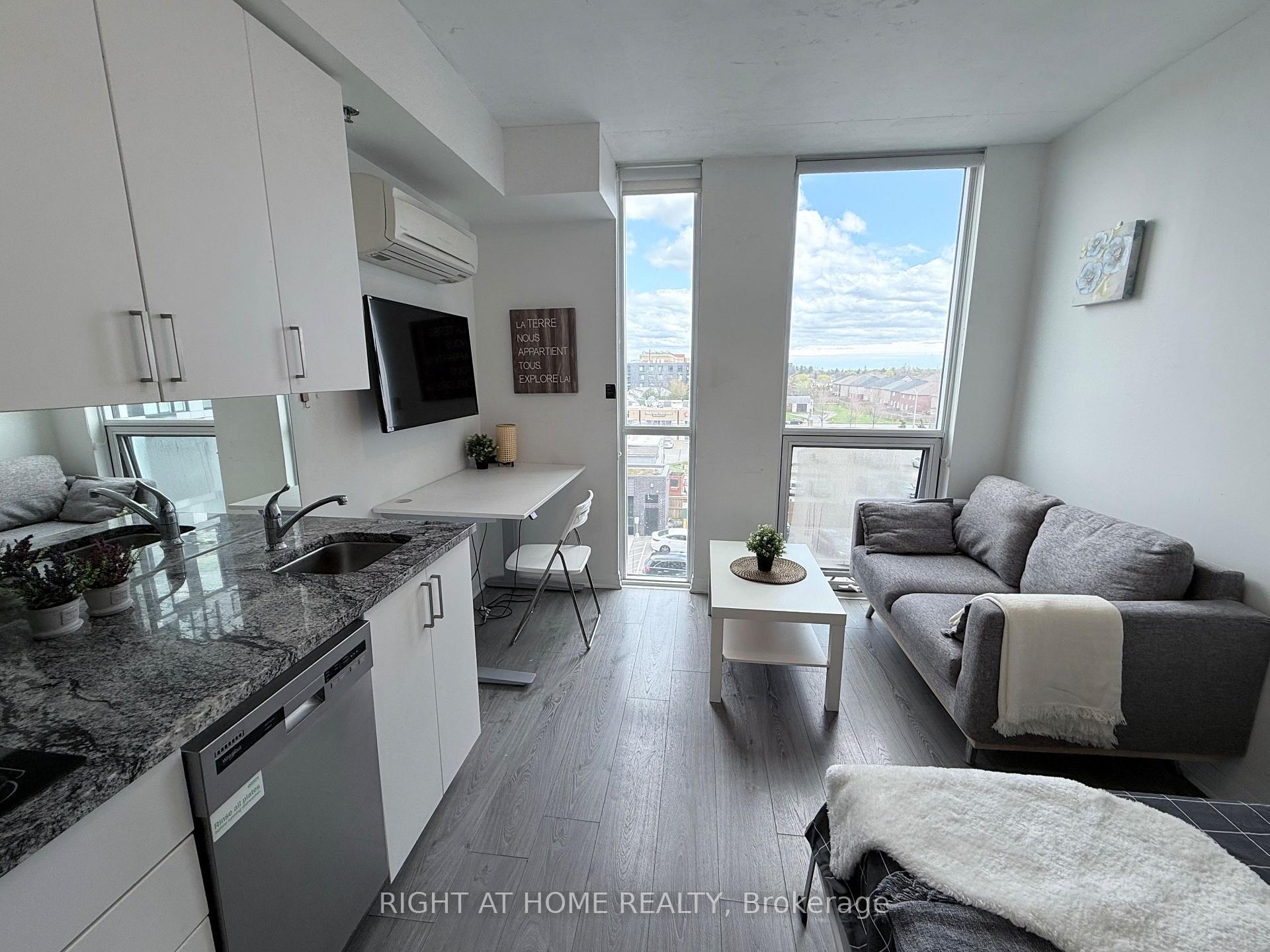 Front of Unit 441, 1900 Simcoe Street N