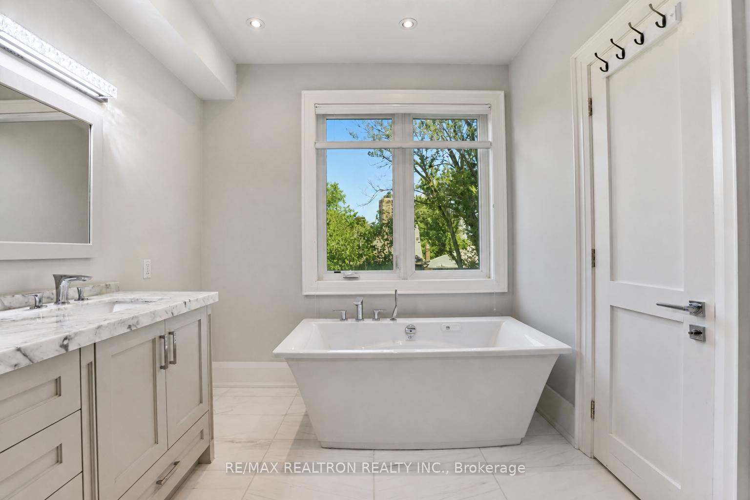 Photo 20 of 52 Carmichael Avenue, Toronto, Bedford Park-Nortown — HOMEH