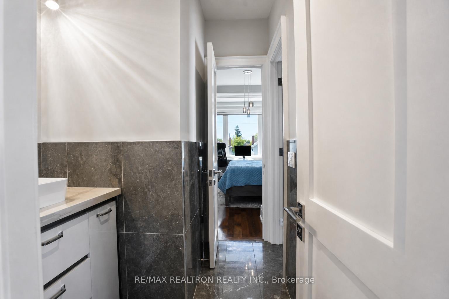 Photo 24 of 52 Carmichael Avenue, Toronto, Bedford Park-Nortown — HOMEH
