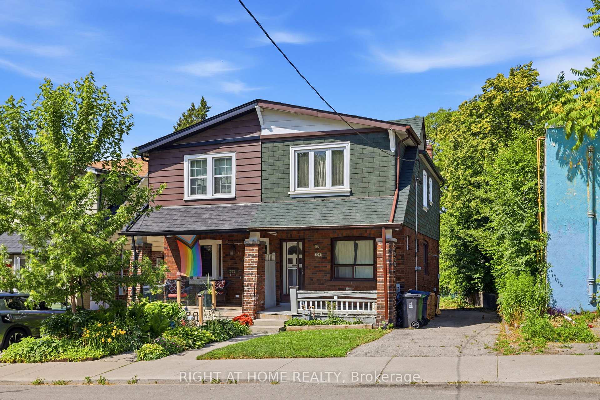Photo 2 of 204 Highfield Road, Toronto, Greenwood-Coxwell — HOMEH