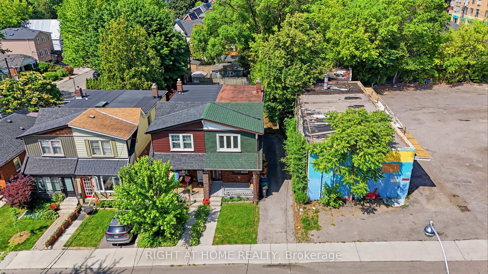 Photo 9 of 204 Highfield Road, Toronto, Greenwood-Coxwell — HOMEH