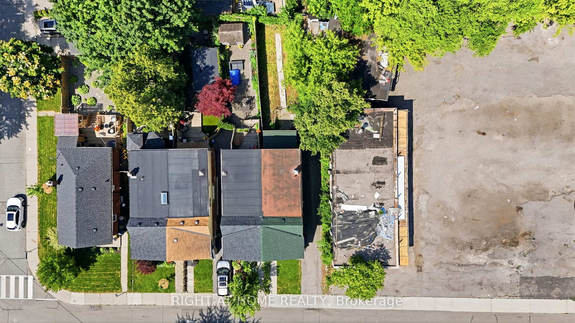 Photo 11 of 204 Highfield Road, Toronto, Greenwood-Coxwell — HOMEH