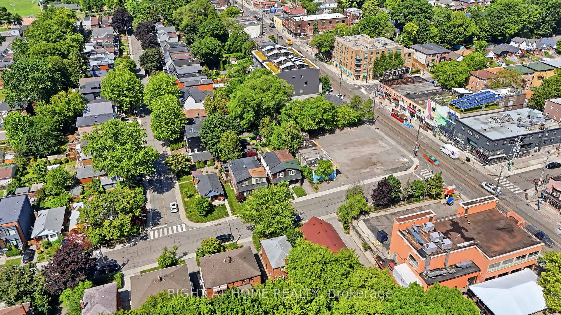 Photo 12 of 204 Highfield Road, Toronto, Greenwood-Coxwell — HOMEH