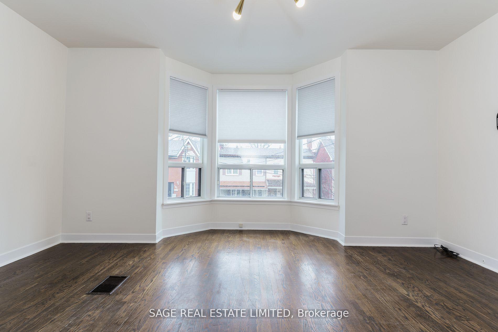 Photo 6 of 160 Gore Vale Avenue, Toronto, Trinity-Bellwoods — HOMEH