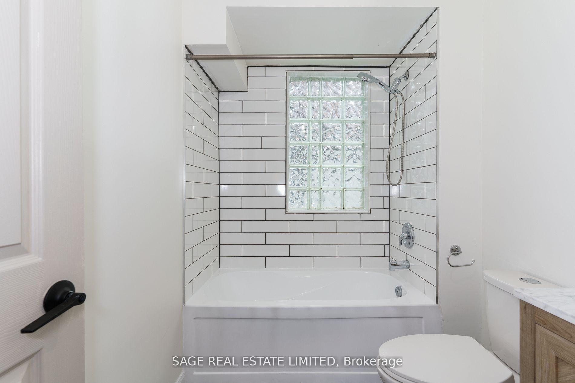 Photo 11 of 160 Gore Vale Avenue, Toronto, Trinity-Bellwoods — HOMEH