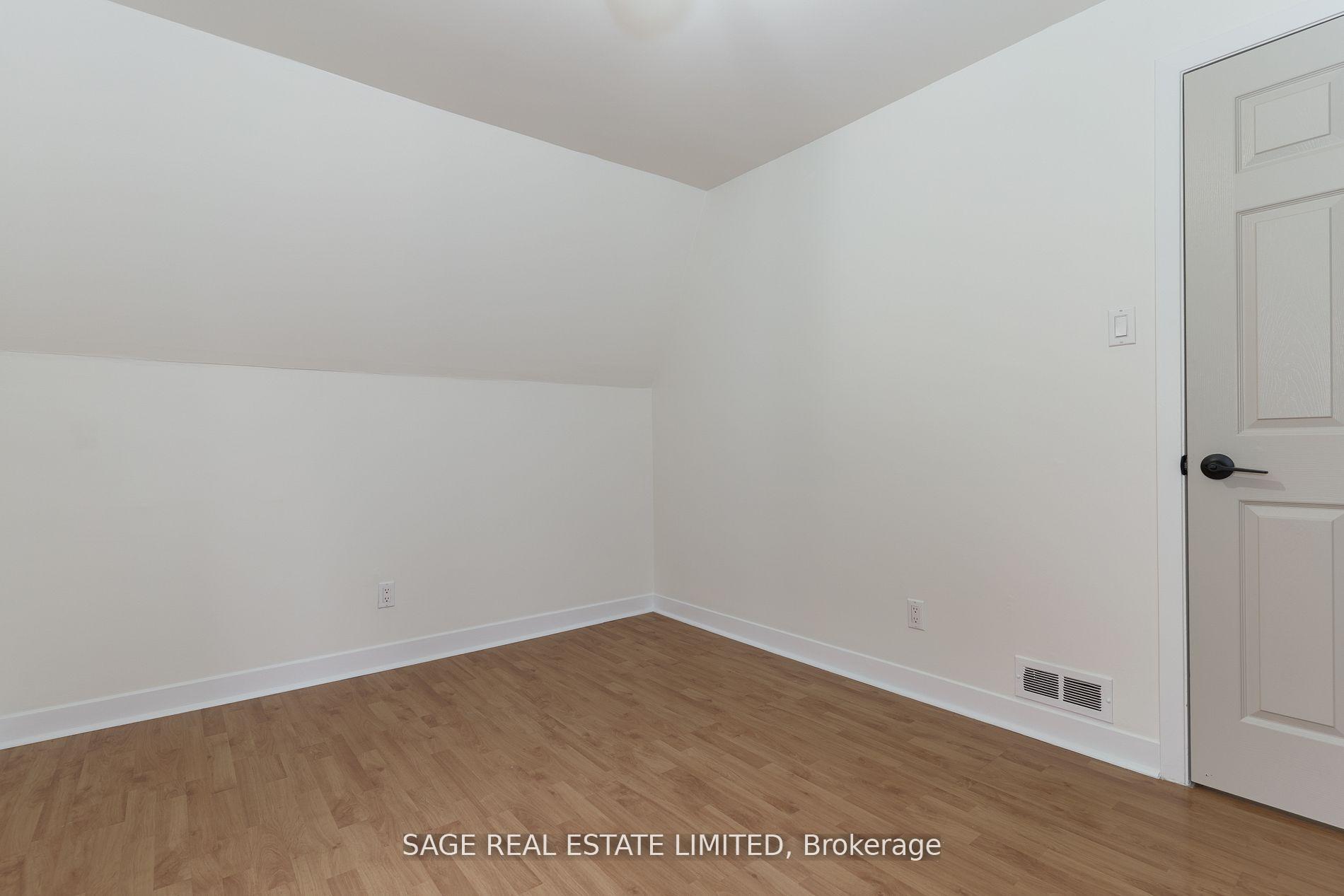 Photo 22 of 160 Gore Vale Avenue, Toronto, Trinity-Bellwoods — HOMEH