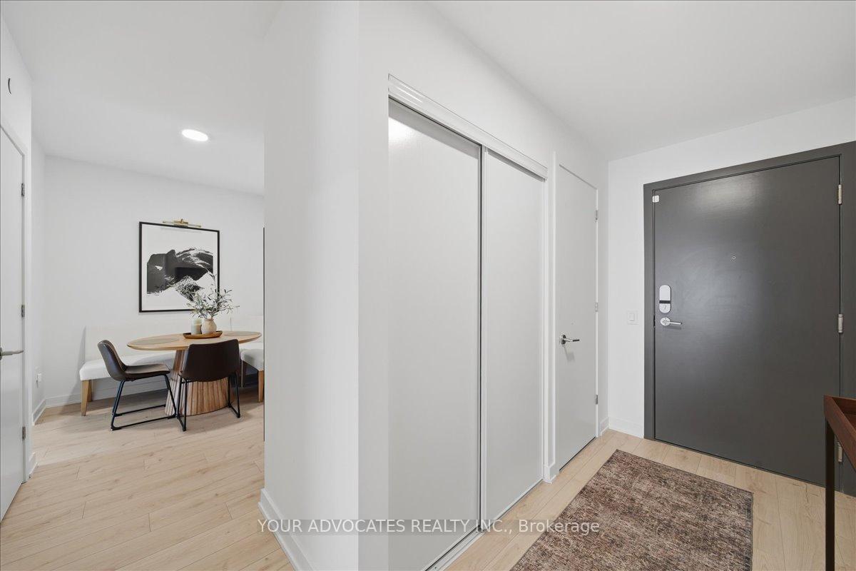 Photo 4 of Unit 902, 9 Tecumseth Street, Toronto, Niagara — HOMEH