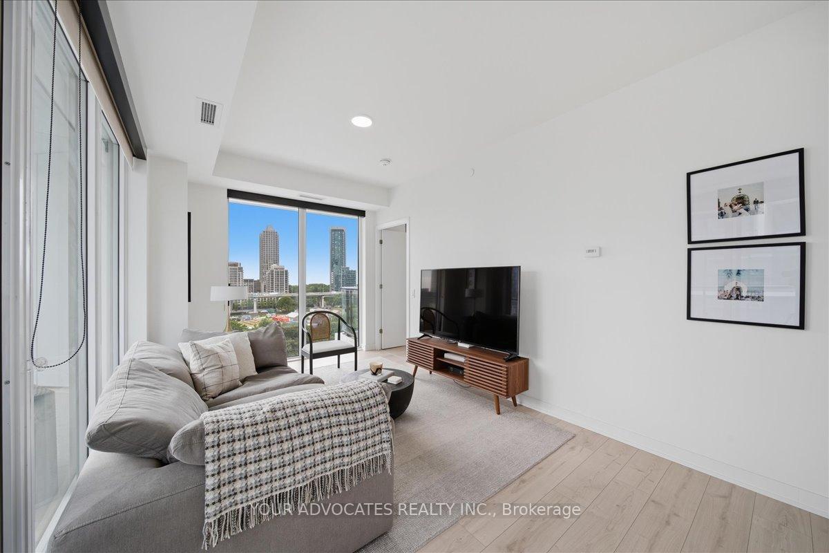 Photo 13 of Unit 902, 9 Tecumseth Street, Toronto, Niagara — HOMEH