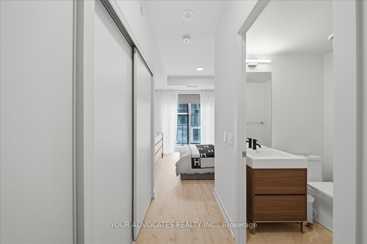 Photo 16 of Unit 902, 9 Tecumseth Street, Toronto, Niagara — HOMEH
