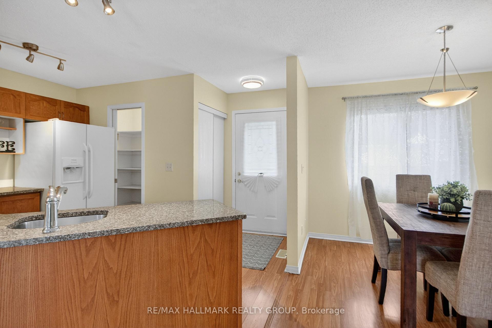Photo 5 of 3 Daphne Crescent, Ottawa, Stittsville (South) — HOMEH
