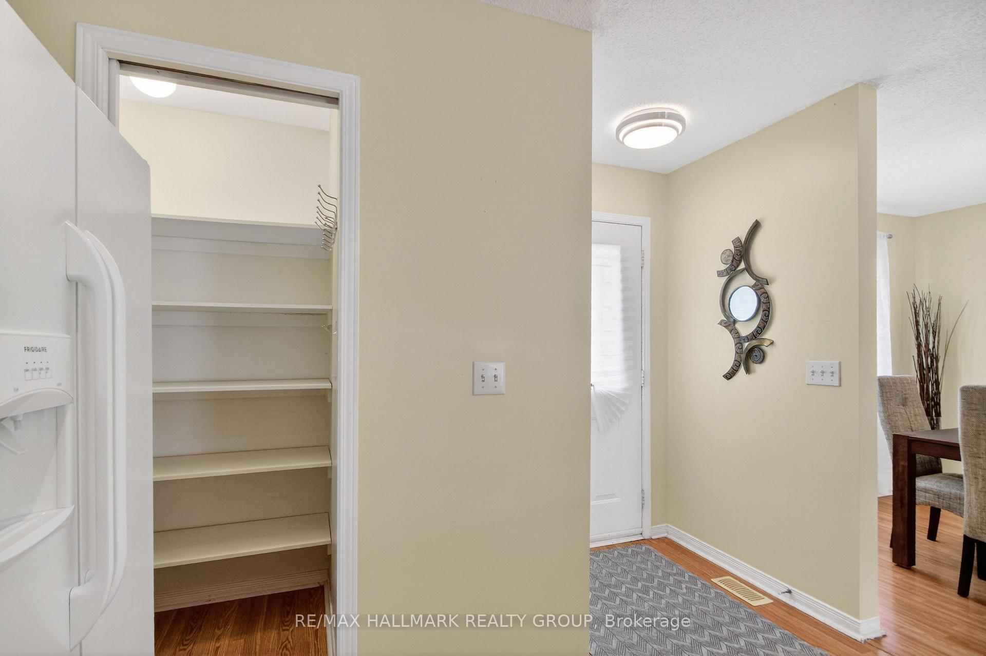 Photo 6 of 3 Daphne Crescent, Ottawa, Stittsville (South) — HOMEH