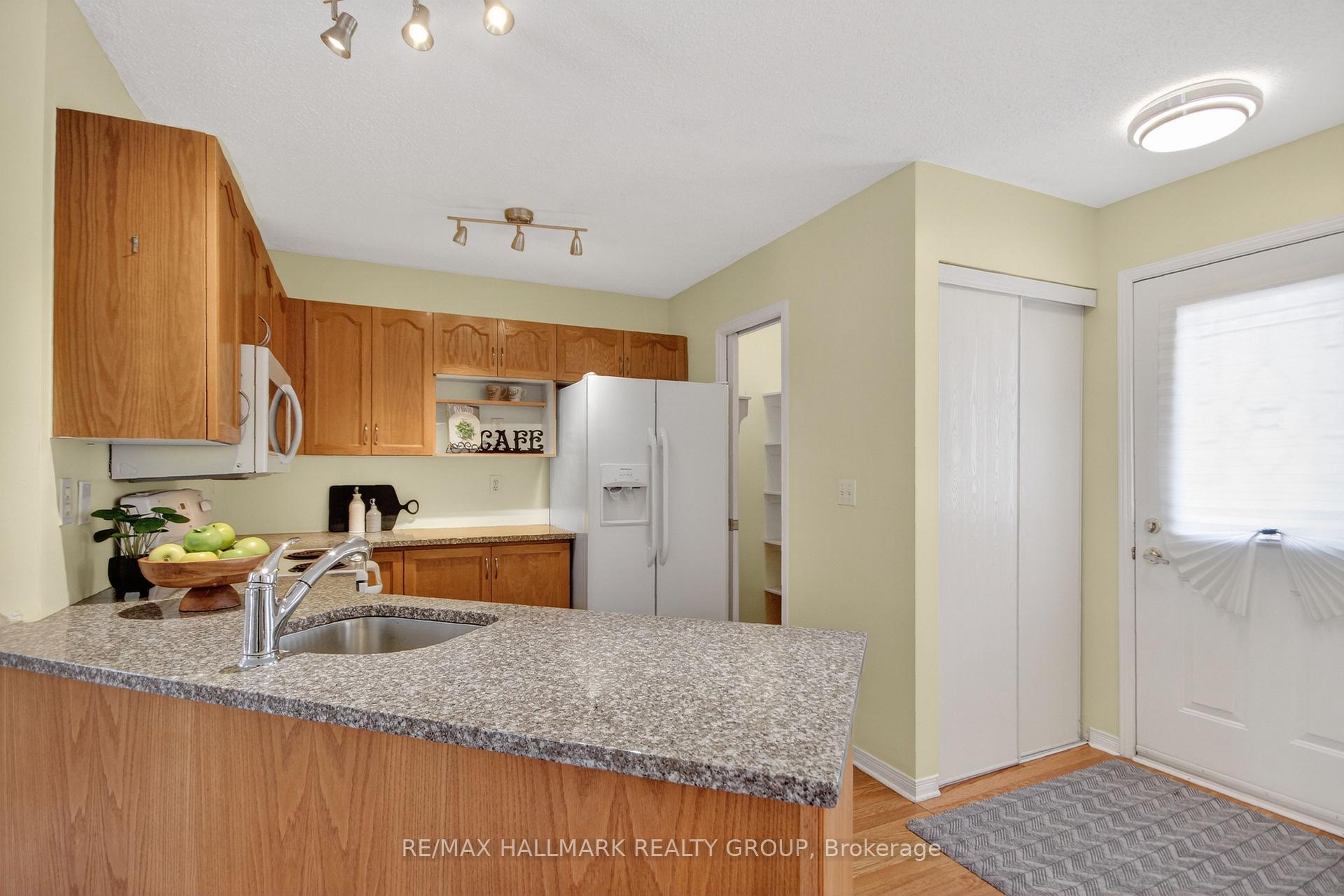Photo 12 of 3 Daphne Crescent, Ottawa, Stittsville (South) — HOMEH